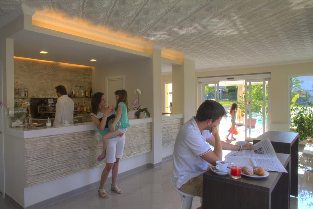 Hotel Casella Pietra Ligure Kültér fotó