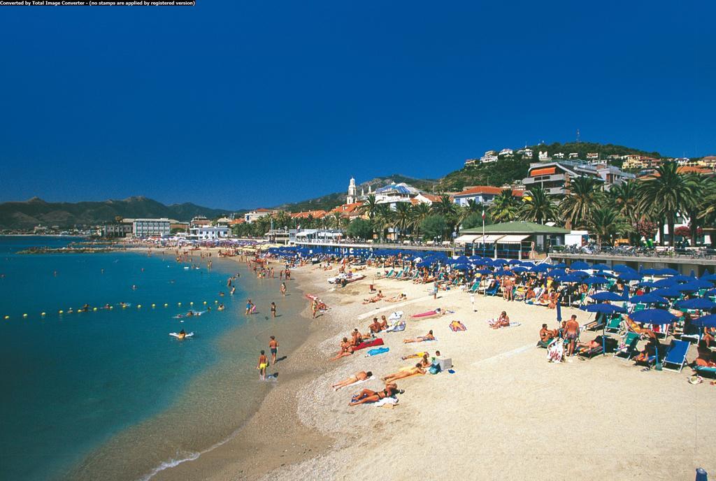 Hotel Casella Pietra Ligure Szoba fotó