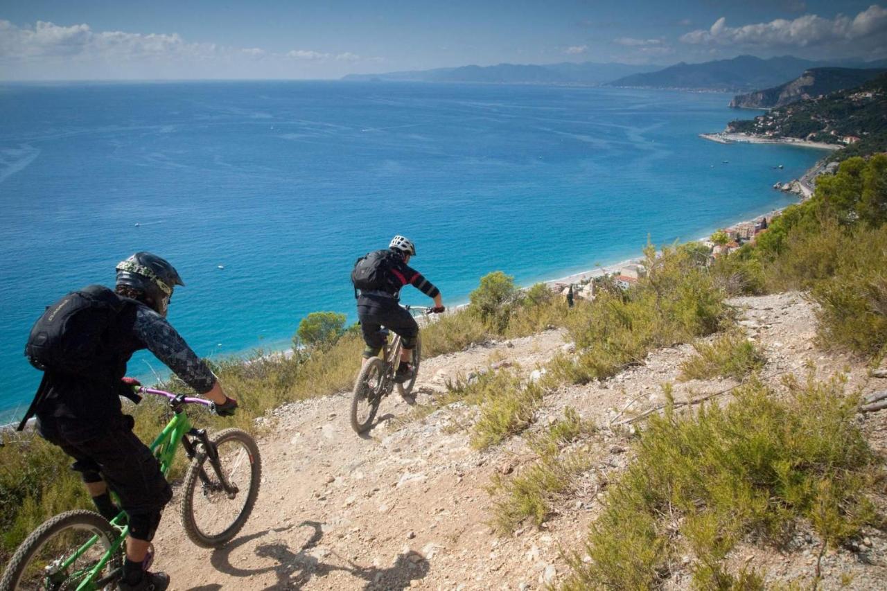 Hotel Casella Pietra Ligure Kültér fotó